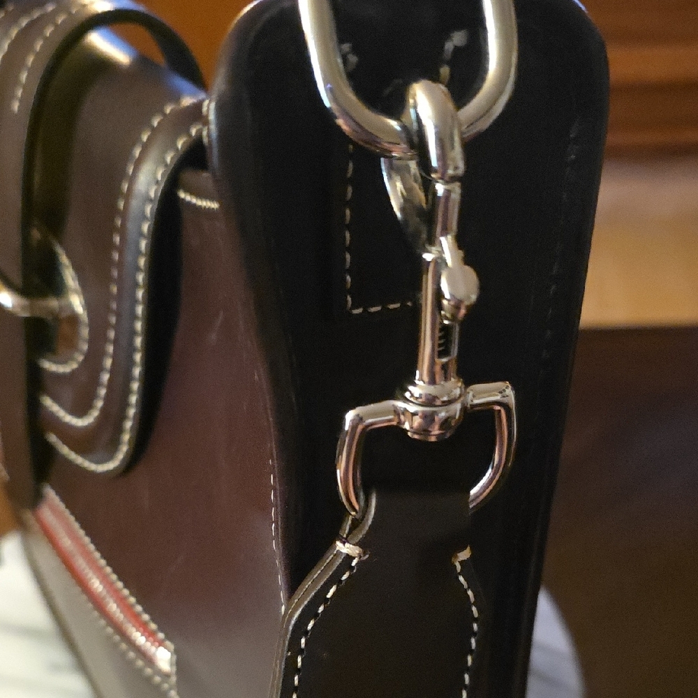 Dooney & Bourke Leather Crossbody Bag With Silver Hardware! - Picture 8 of 17